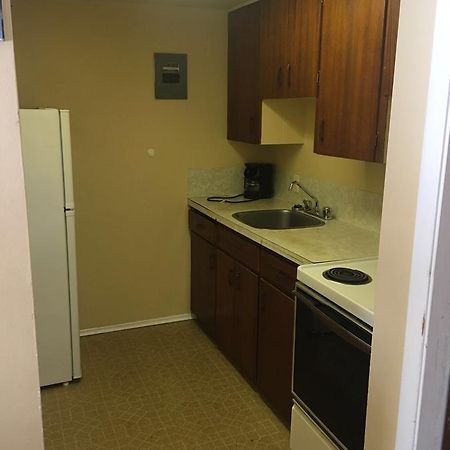 Travellers Rest Motel Salmon Arm Zewnętrze zdjęcie