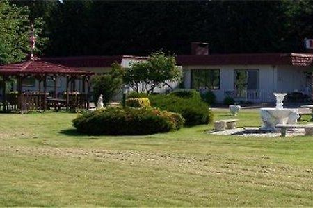 Travellers Rest Motel Salmon Arm Zewnętrze zdjęcie
