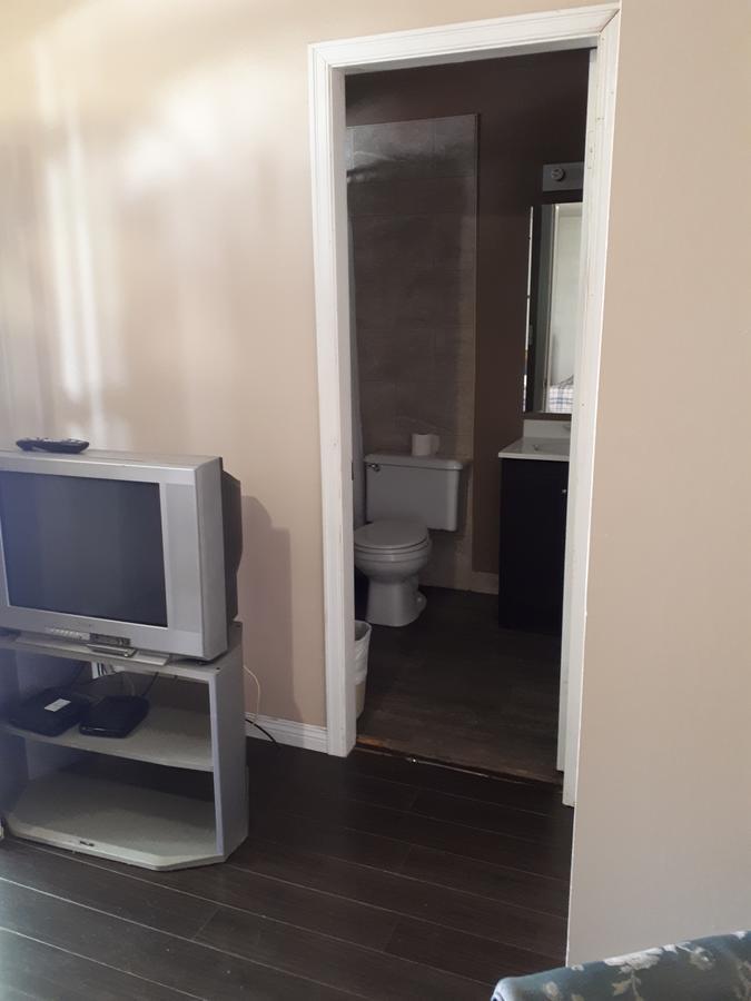 Travellers Rest Motel Salmon Arm Zewnętrze zdjęcie