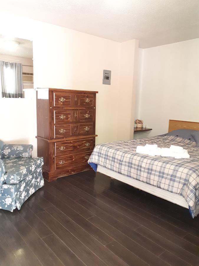 Travellers Rest Motel Salmon Arm Zewnętrze zdjęcie