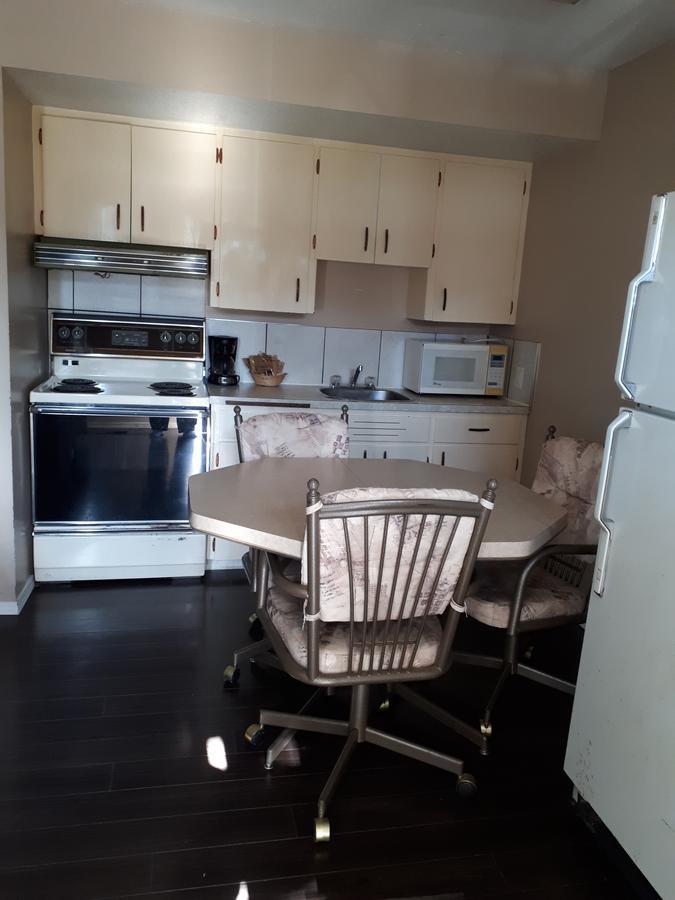 Travellers Rest Motel Salmon Arm Zewnętrze zdjęcie