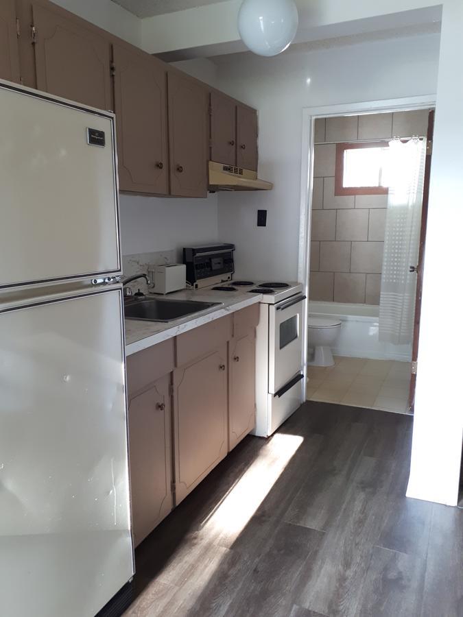 Travellers Rest Motel Salmon Arm Zewnętrze zdjęcie