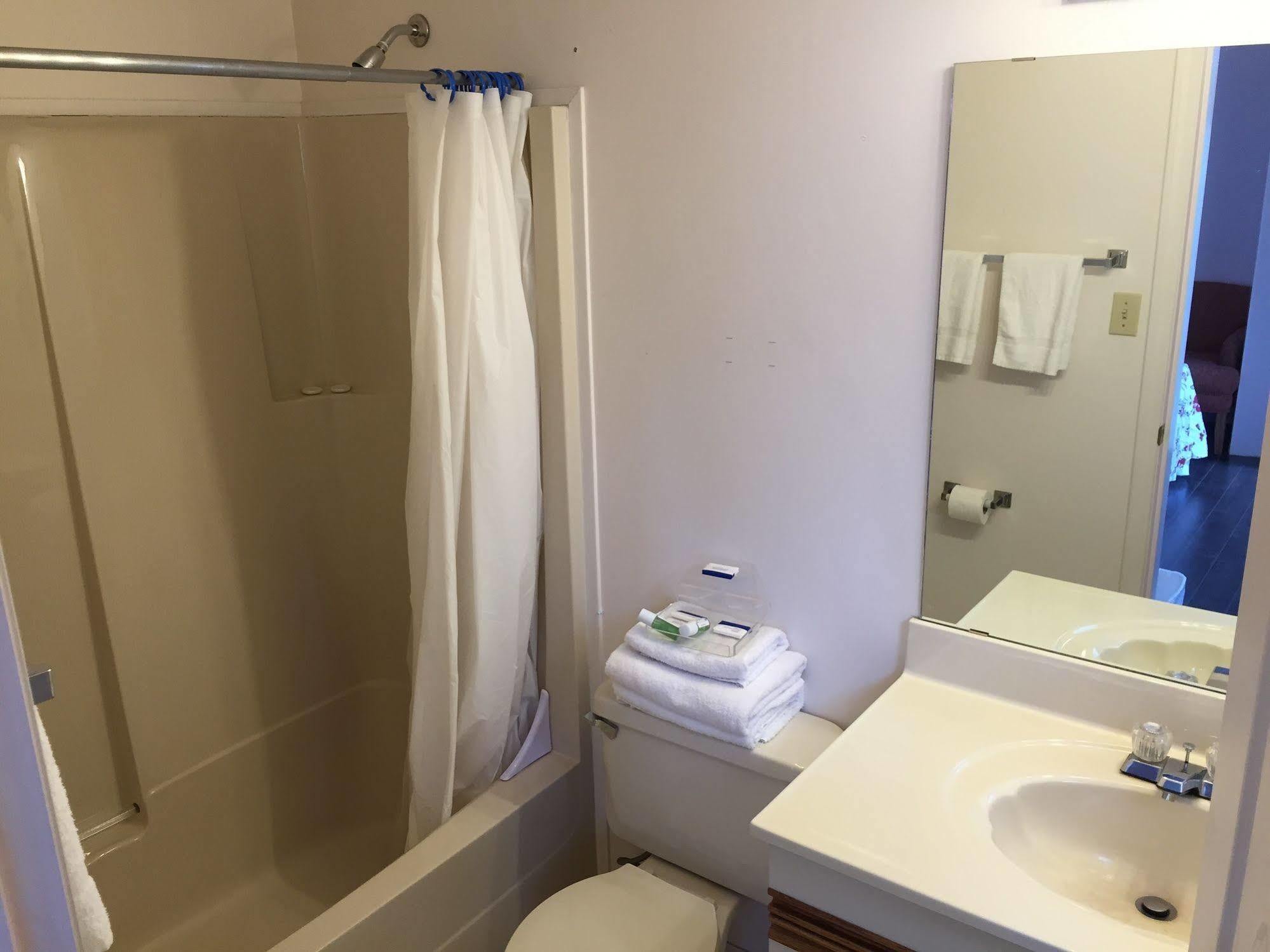 Travellers Rest Motel Salmon Arm Zewnętrze zdjęcie